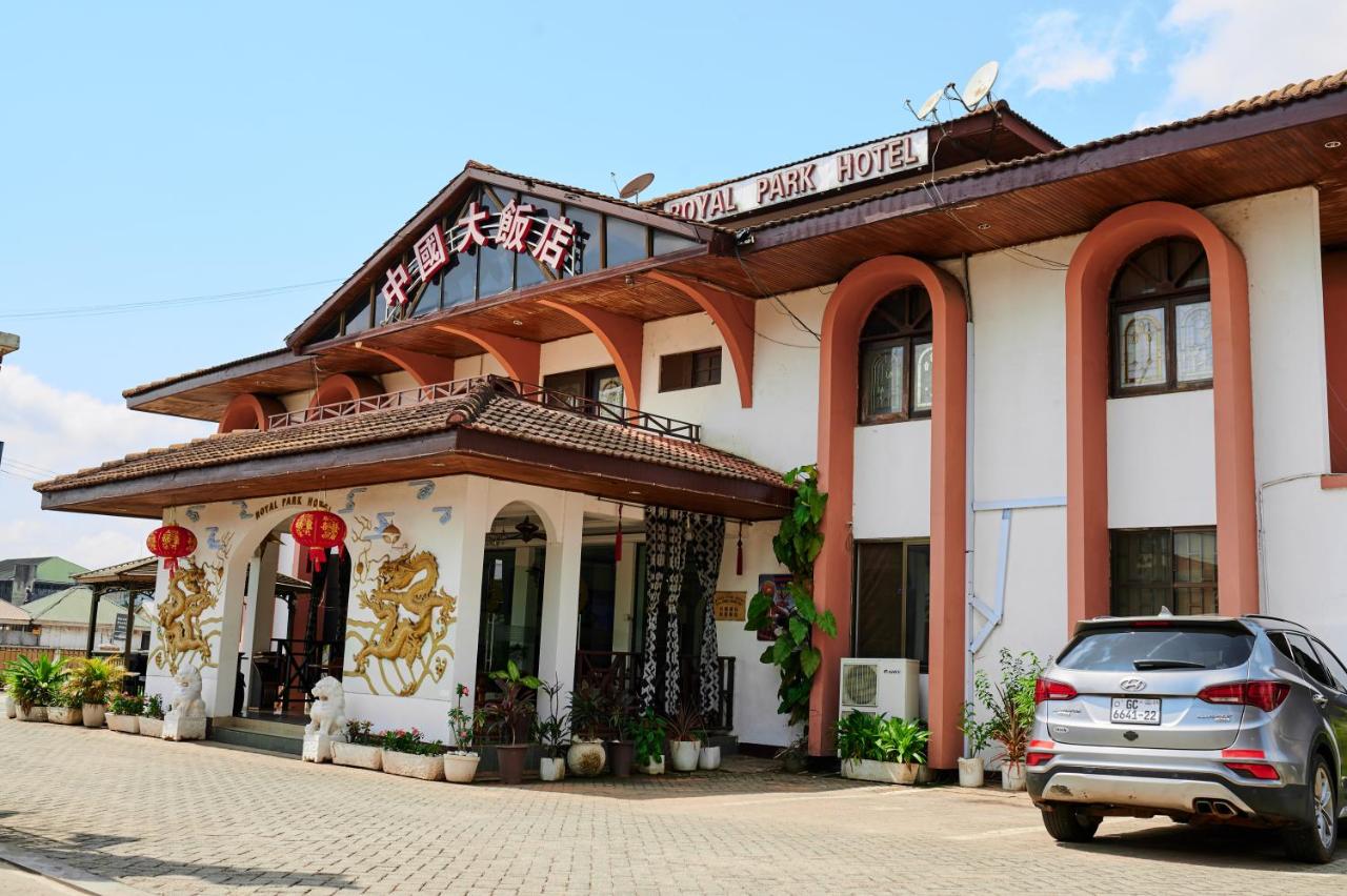 B&B Kumasi - ROYAL PARK HOTEL AND CHINESE RESTAURANT - Bed and Breakfast Kumasi