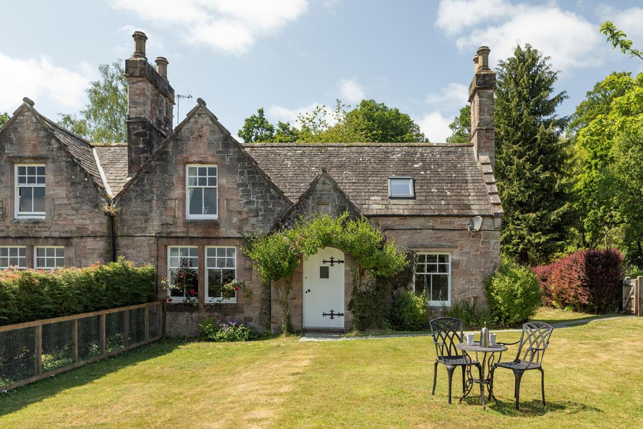 B&B Thornhill - Drumlanrig Mains Cottage - Bed and Breakfast Thornhill