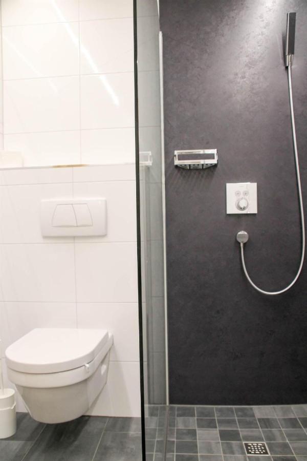 Apartment with Shower