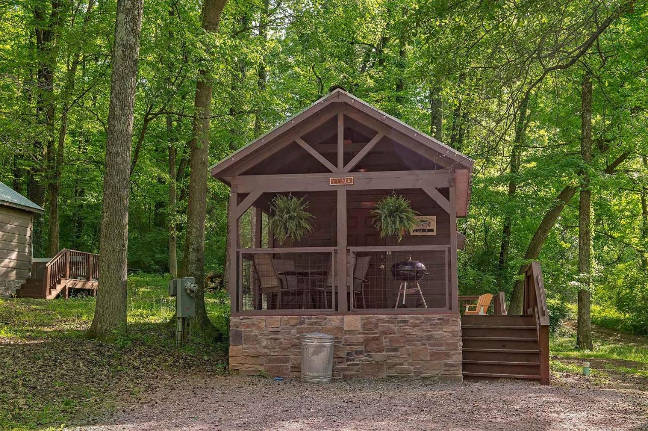 Lena Cabin Wooded Tiny Cabin - Hot Tub - B&B Chattanooga