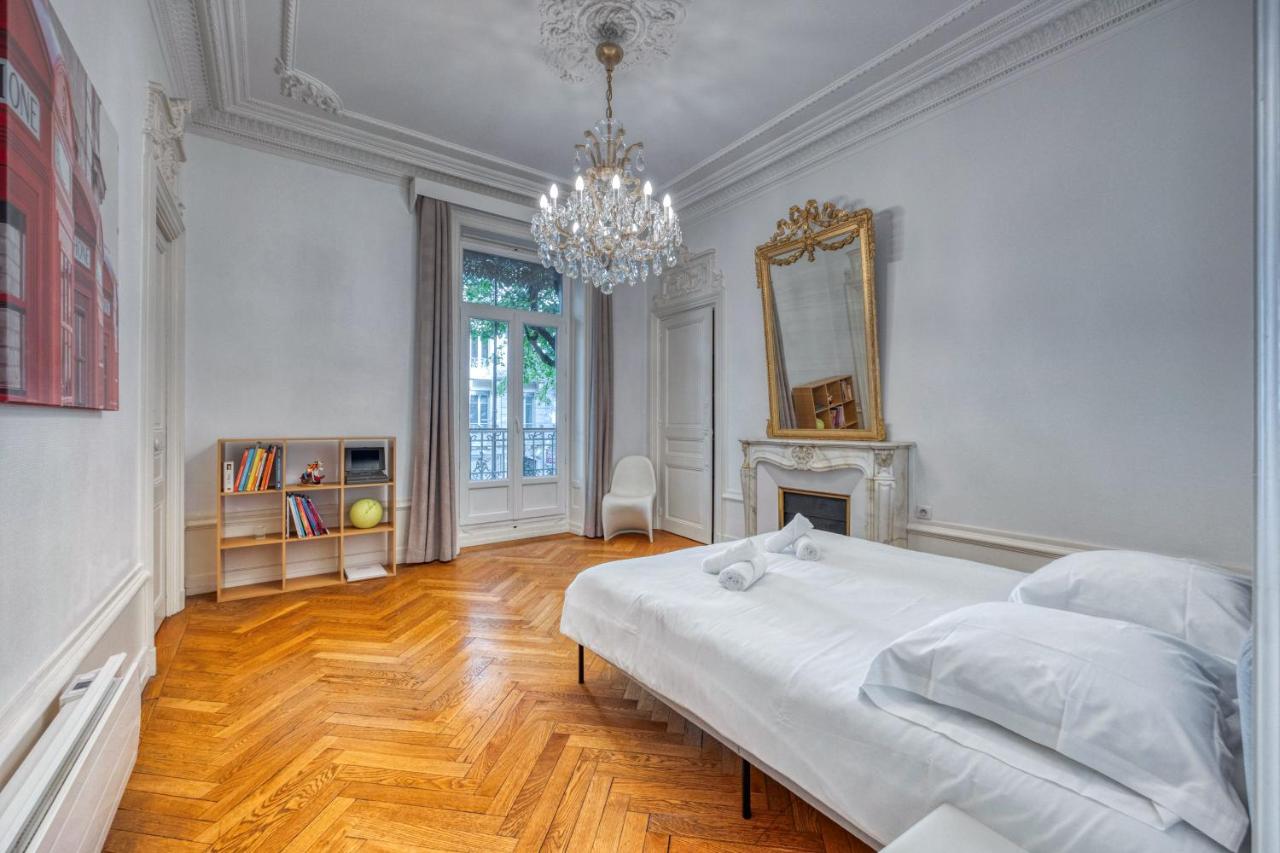 B&B Grenoble - Le Majestueux - Hyper Centre - Bastille - Bed and Breakfast Grenoble