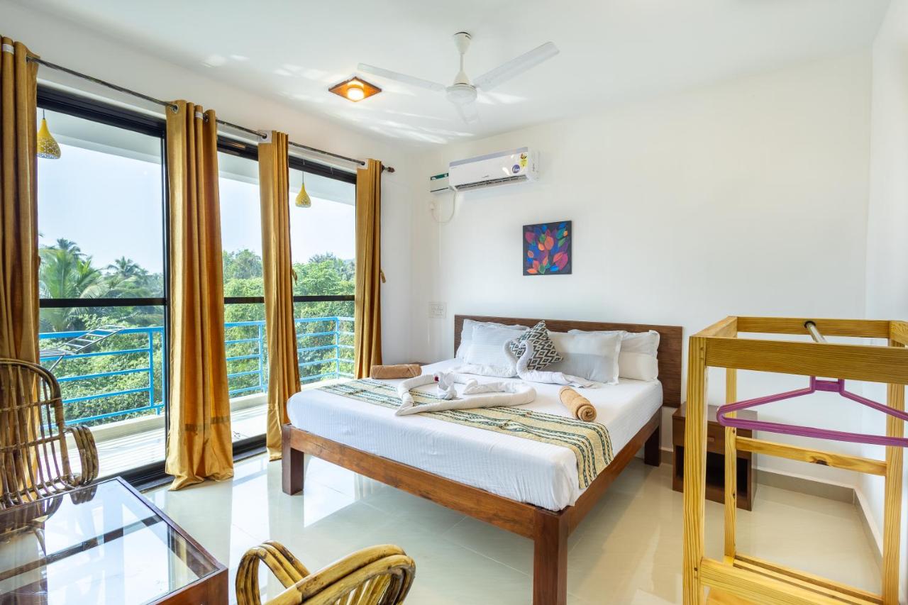 Apricot Homestays - B&B
