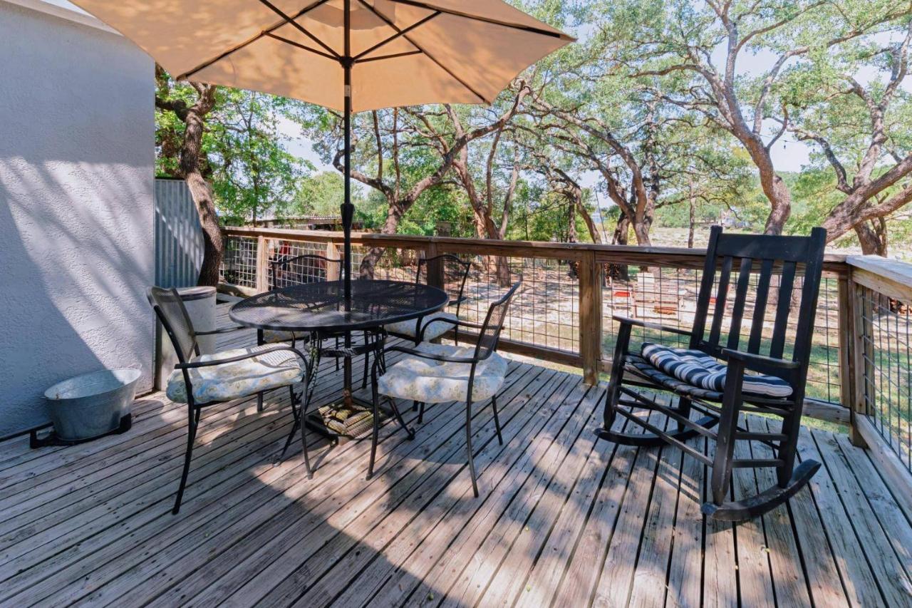 The Cabin on Lake Travis - B&B