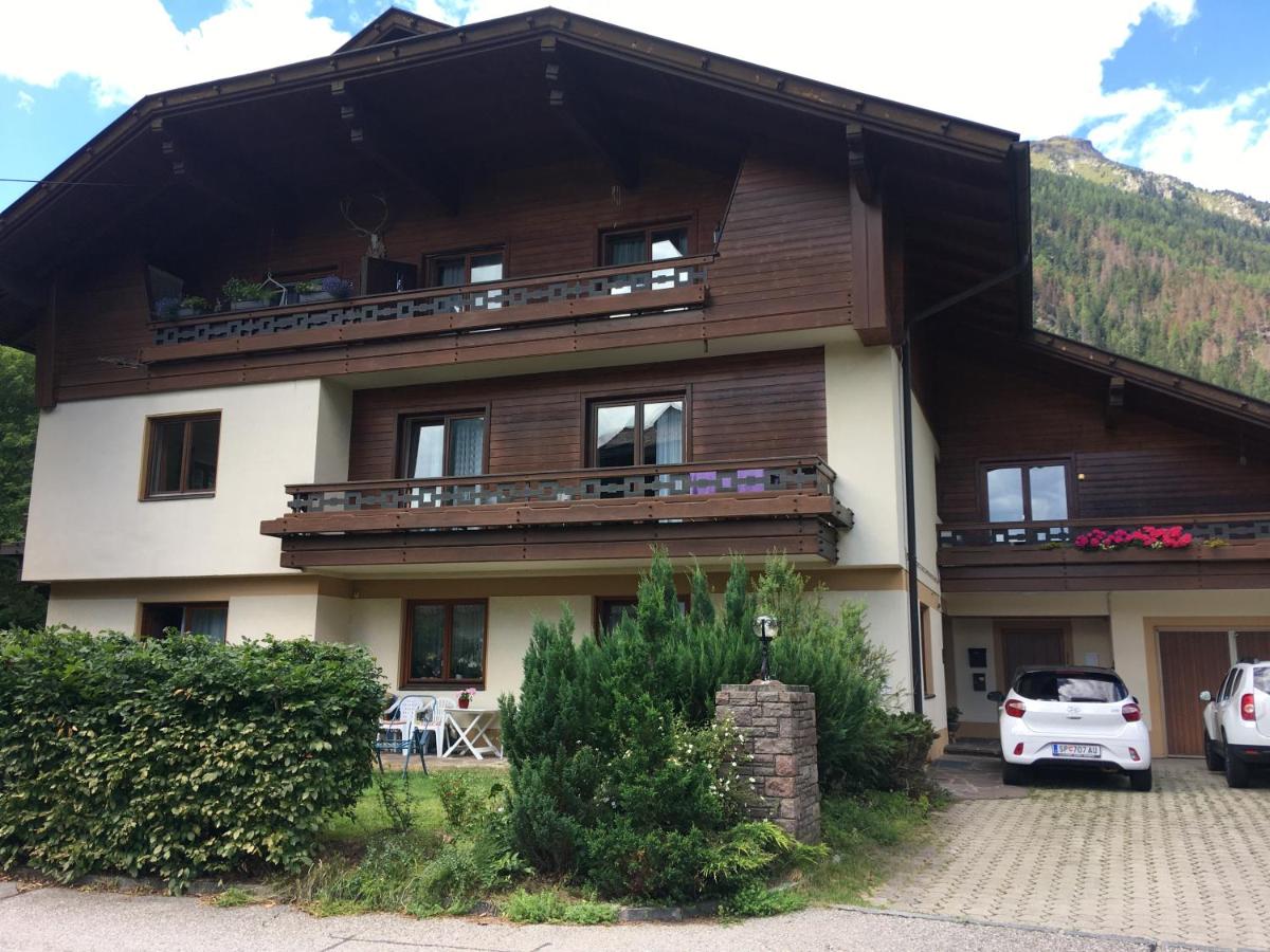 Apartamento con balcón