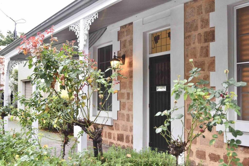 Eastside Oasis Norwood - Bed and Breakfast