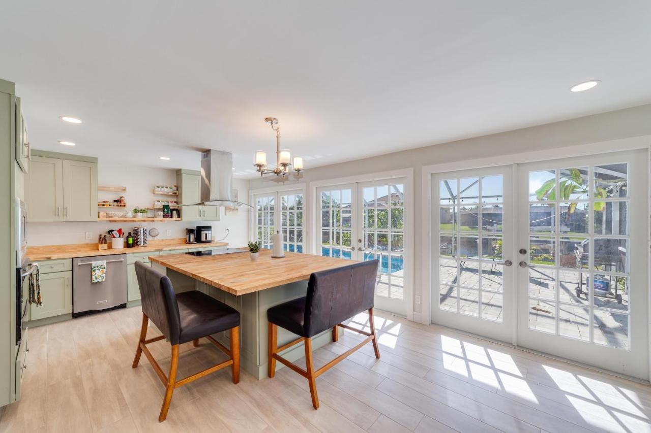 Modern Waterfront Pool Home with Direct Gulf Access, Pet Friendly! - Chambres d’hôtes Cape Coral