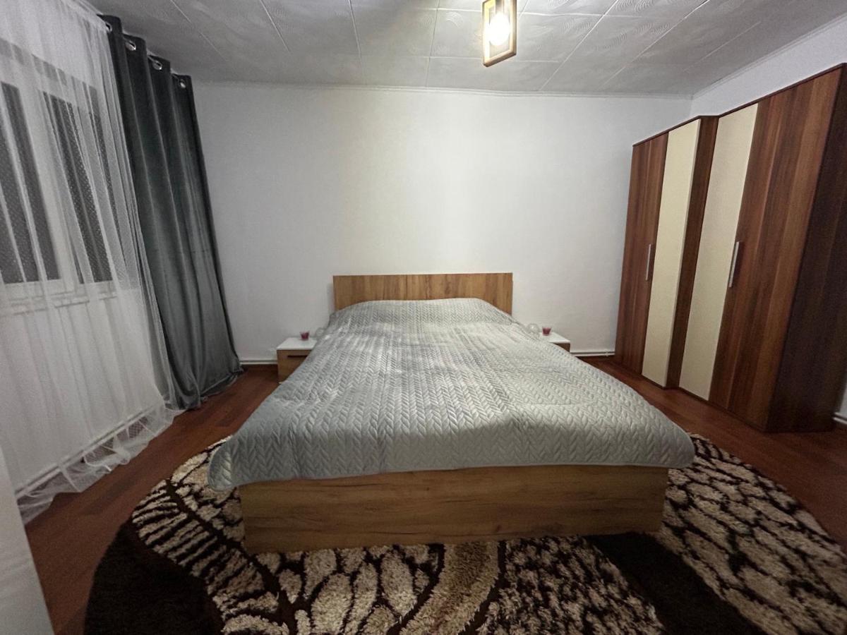 Garsoniera TOMMY - STRAJA - Chambres d’hôtes Lupeni