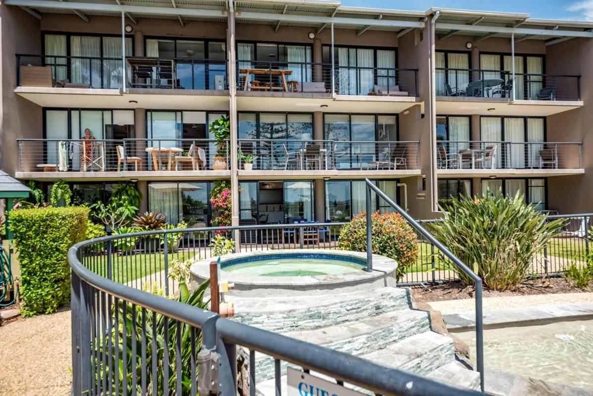Hear the Sea at The Beach Retreat by Custom Bnb Hosting - B&B