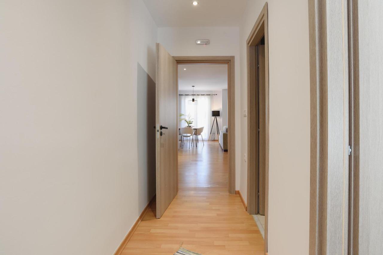 Mandraki City Center Apartments - B&B