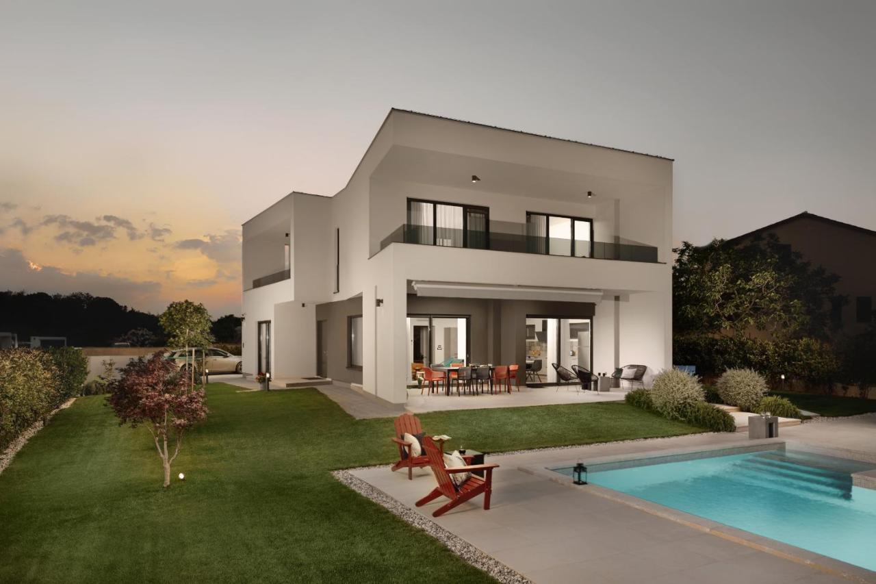 Villa Zen near Medulin for 8 people with wellness & sea view - only 1 km from beach - Ferienwohnung Vintijan