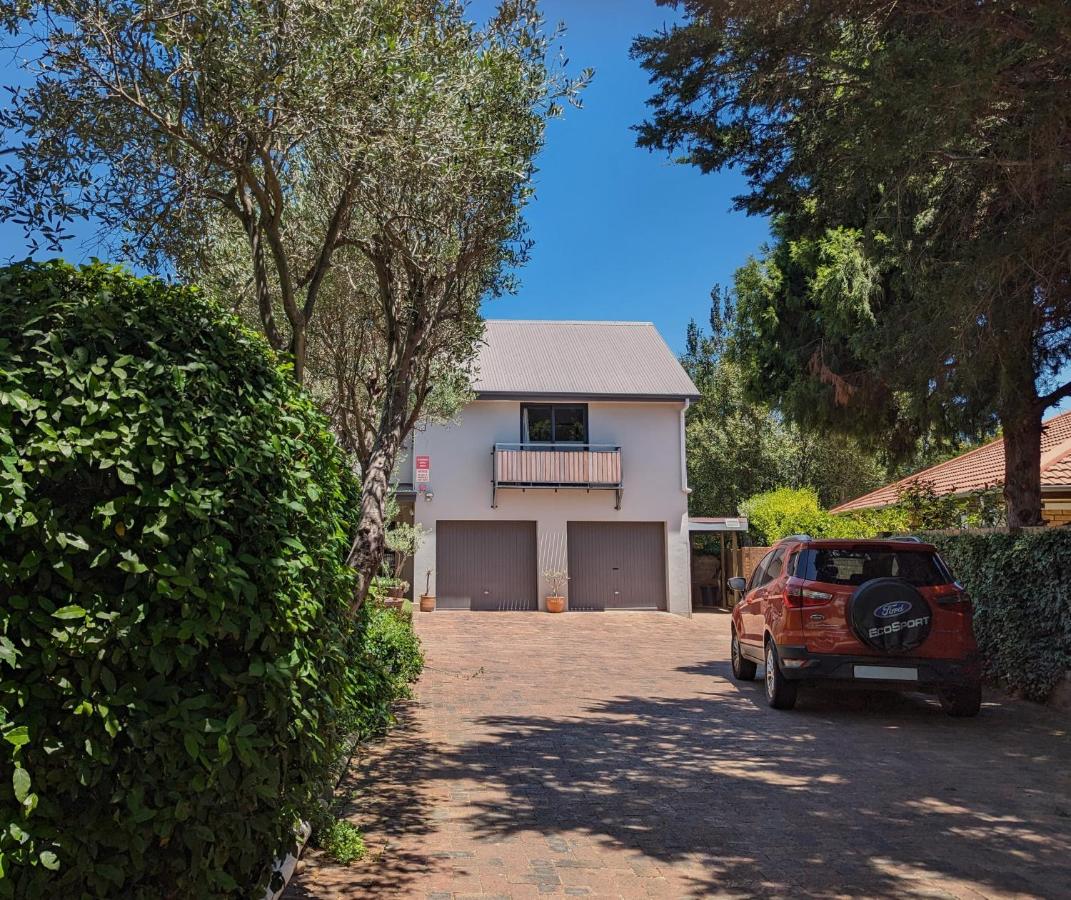 33 Longifolia - B&B