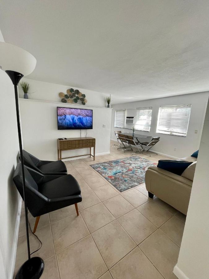 B&B Fort Lauderdale - Updated Downtown apartments - Bed and Breakfast Fort Lauderdale