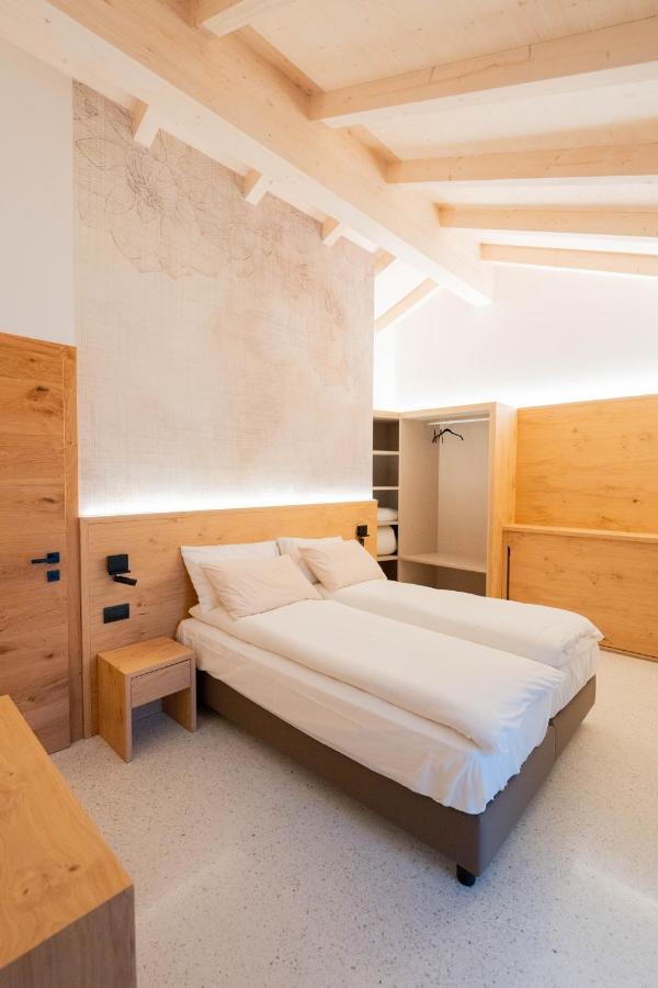 Double or Twin Room with Mountain View