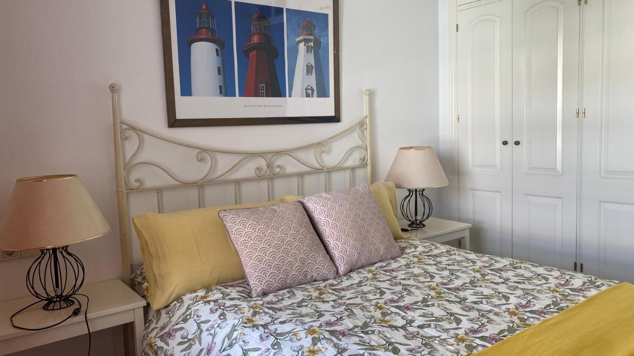 Carihuela Plaza del Remo - B&B Torremolinos