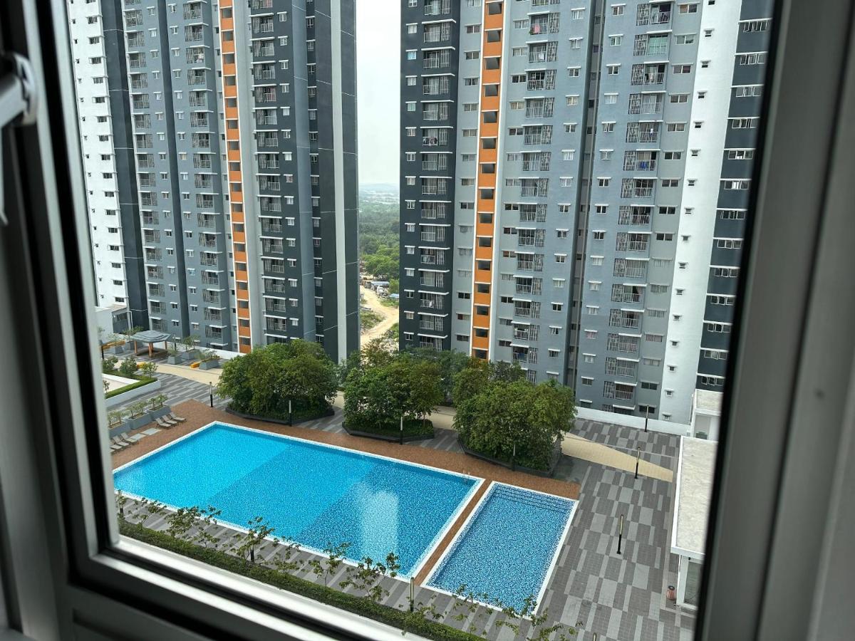 Zals Property Alanis 2R1B Near KLIA Airport With WIFI - B&B