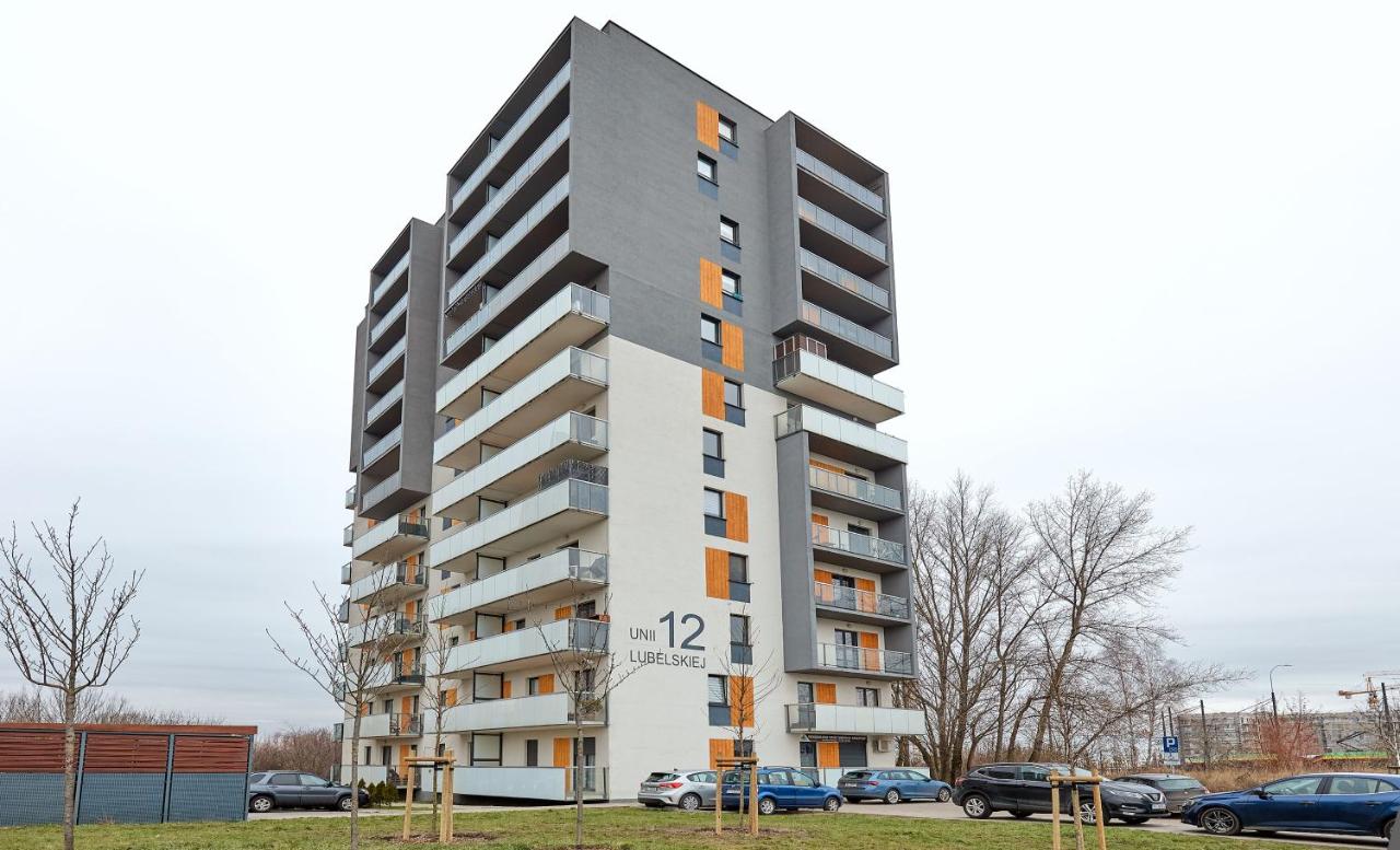10th Floor Unii Lubelskiej Apartment by BookingHost - B&B Poznan