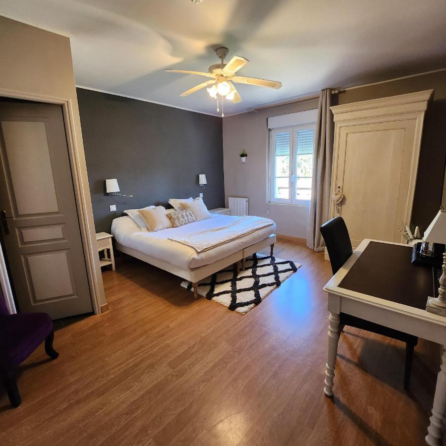 Chambre Lit King-Size - Vue sur Piscine