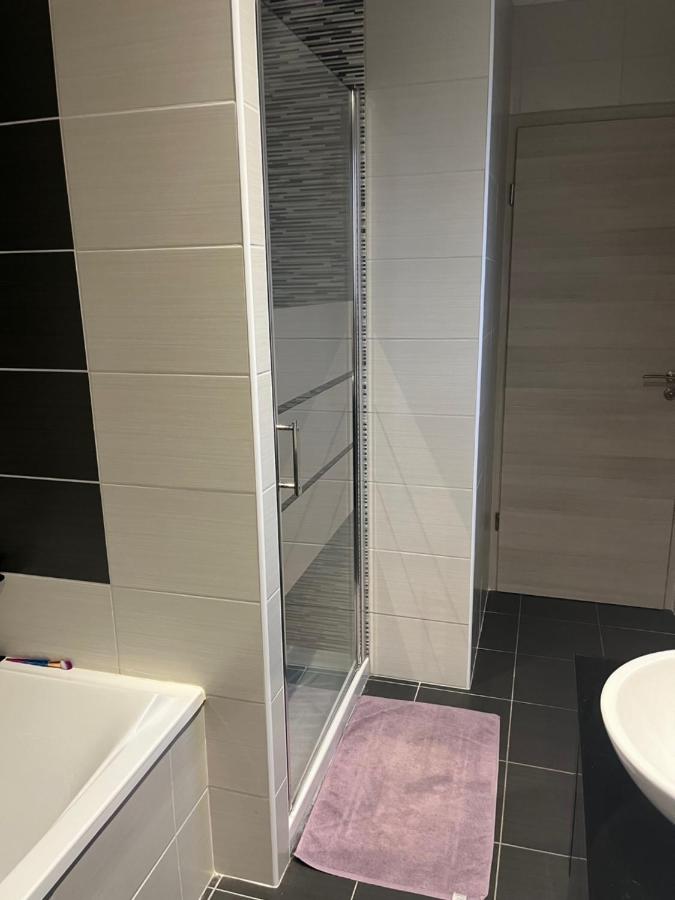 Chambre Double avec Salle de Bains Commune