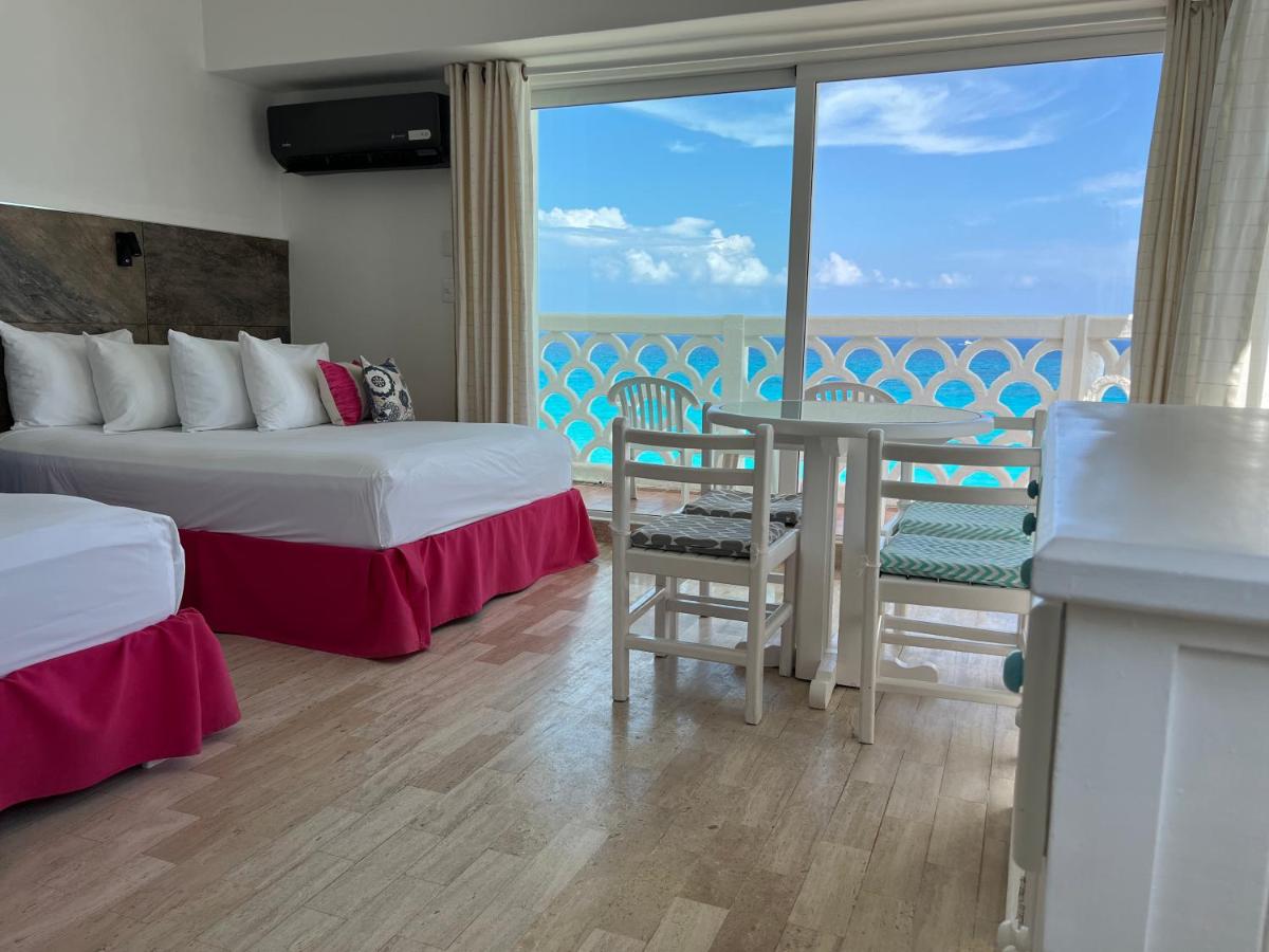 Studio Apartment with Sea View