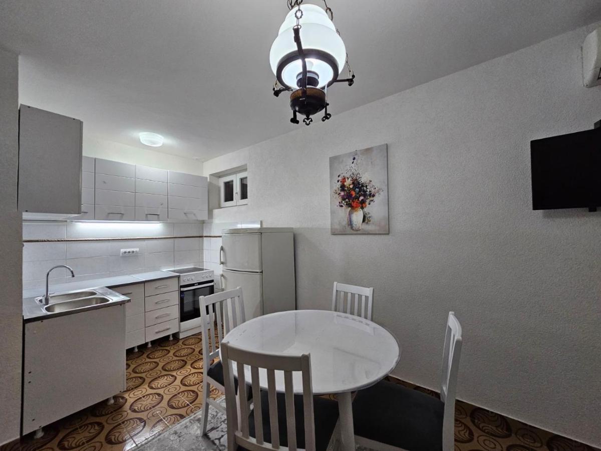 Apartman Šparović u blizini Porto Novog Kumbor - Chambres d’hôtes Ðenovići