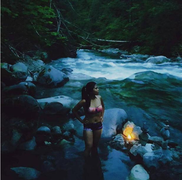 Romantic Off-Grid Cabin by Glacier lake - B&B Pemberton
