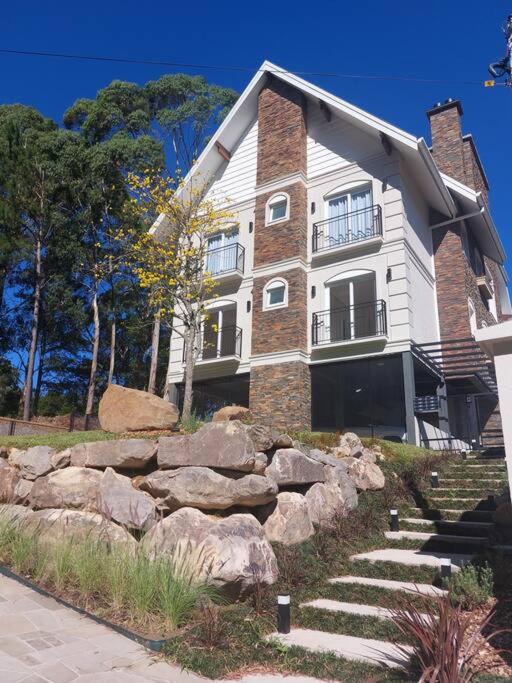 Pervoi Casa Ipê - B&B Gramado