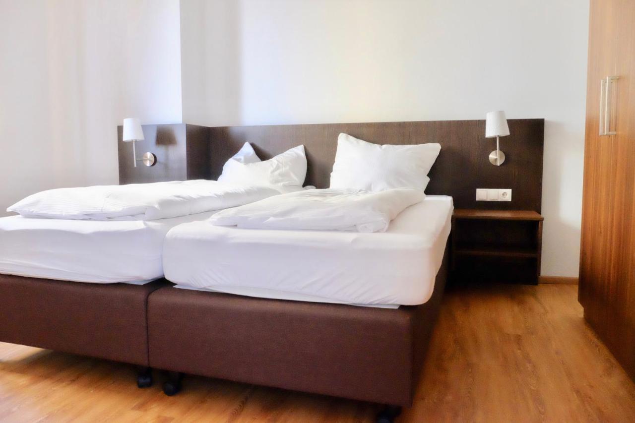 One-Bedroom Apartment with Terrace or Balcony