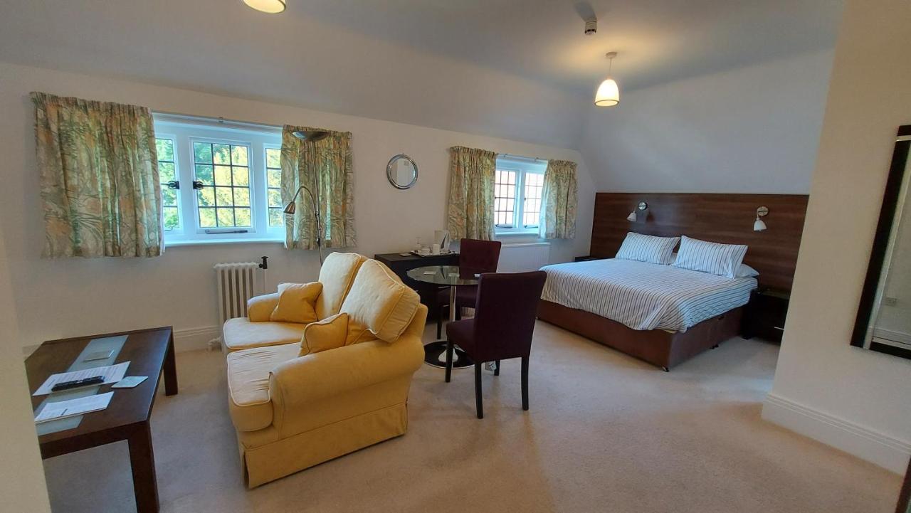 B&B Maidenhead - Hitchambury Manor - Bed and Breakfast Maidenhead