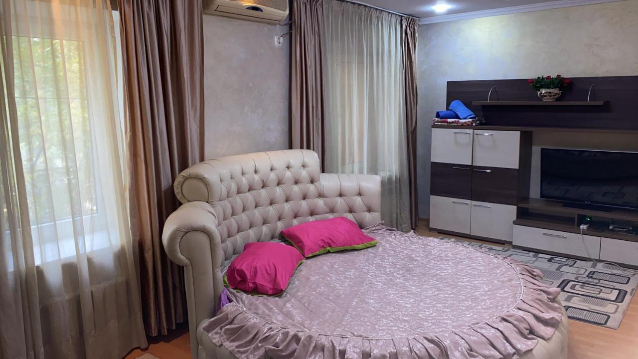 B&B Almaty - 1 комнатная квартира на Райымбека 167а - Bed and Breakfast Almaty