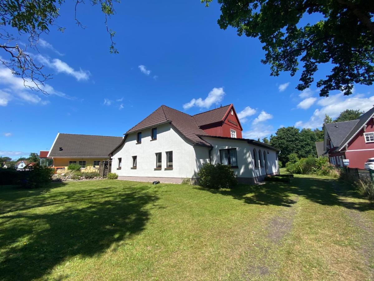 OSTSEEHAUS MÄHL - nur Haupthaus mit Sauna und großem Garten und PKW-Stellplätze - Ferienwohnung