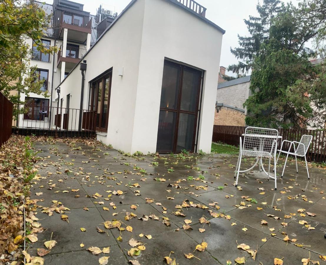 Möblierte Wohnung + Parkplatz und Terrasse - Ferienwohnung