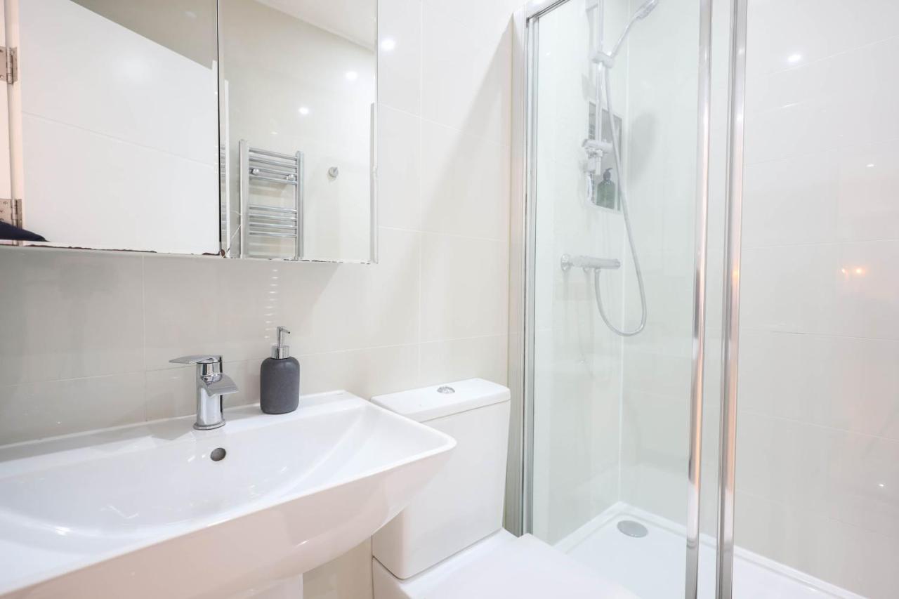 City Centre, Spacious, Ensuite, Smart TV, Sofa Bed - B&B