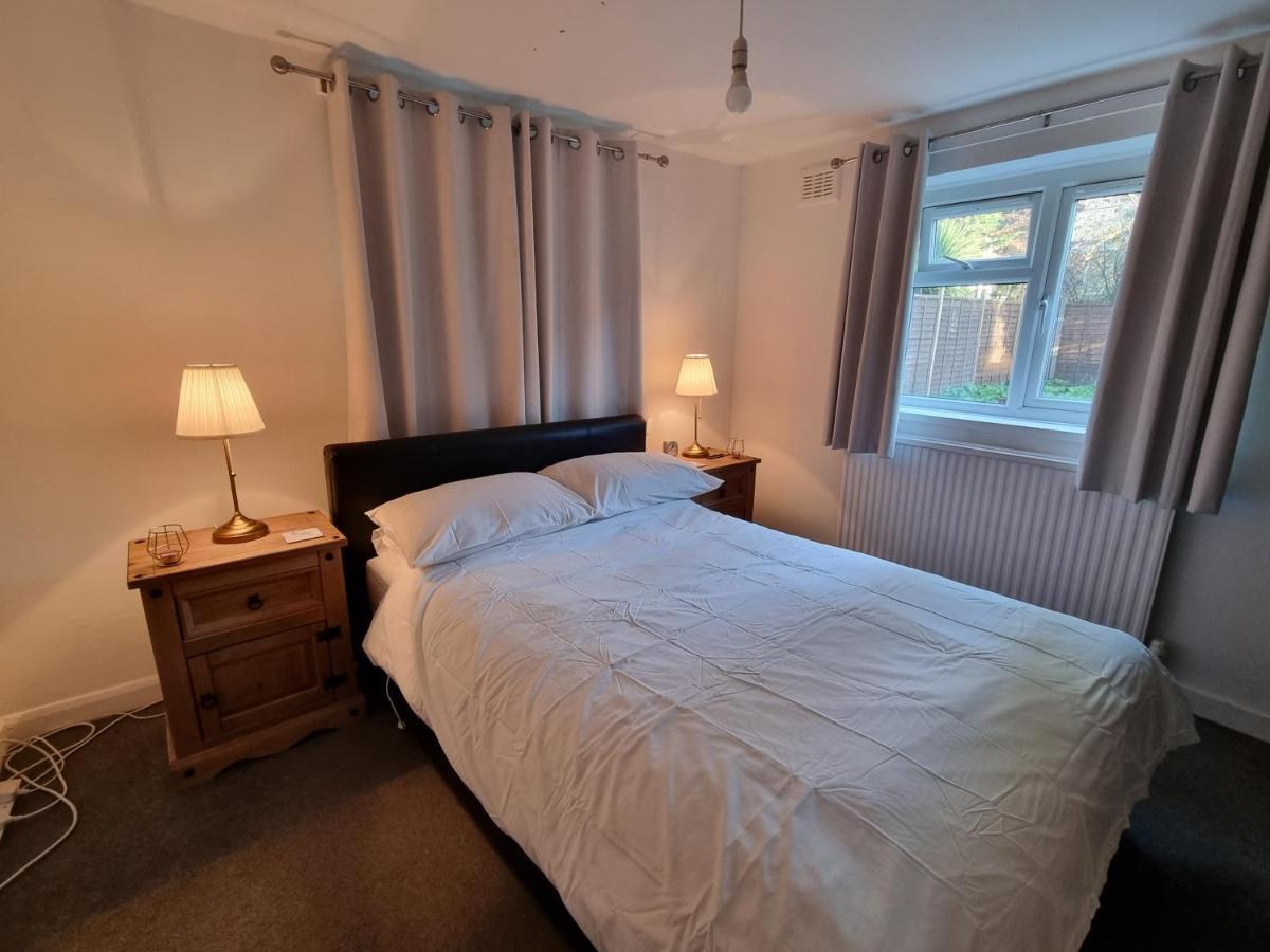 B&B Londra - Beautiful Double Room In Acton, West London - Bed and Breakfast Londra