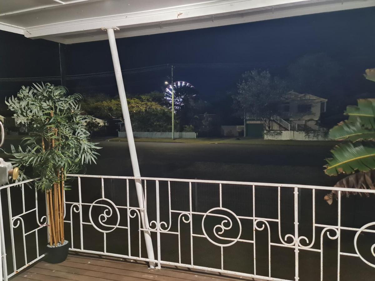 3 bedroom house 2000 m2 - 5 mins WALK to Torquay Beach, Hervey Bay - Chambres d’hôtes Hervey Bay