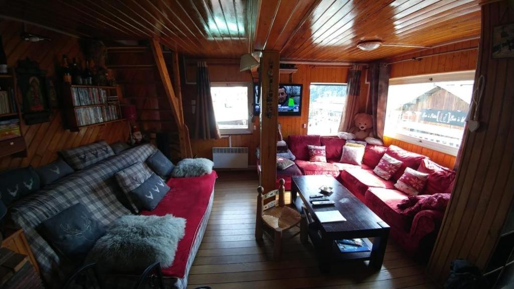 Formidable Chalet Authentique sur la Place d'Auron - B&B Auron