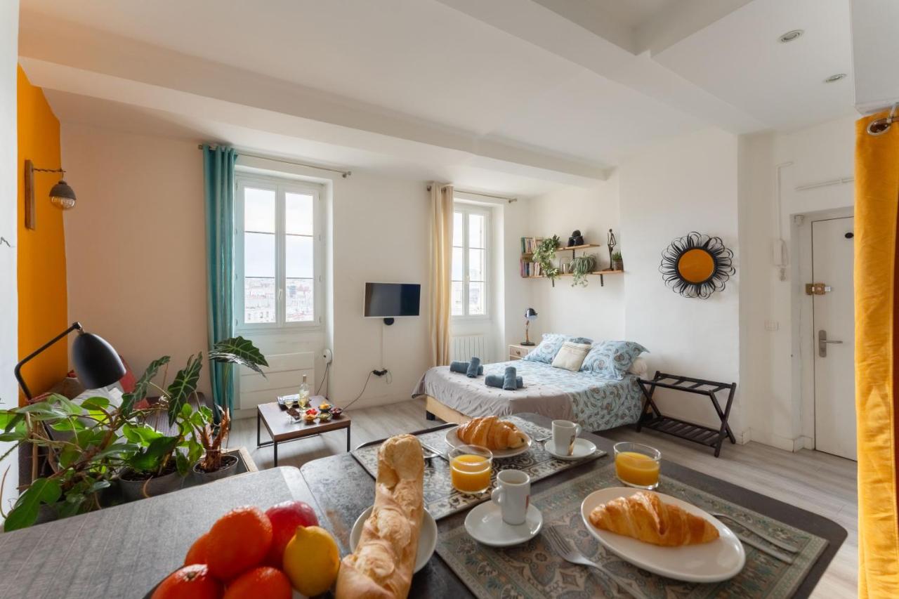 STUDIO VIEUX-PORT VUE BASILIQUE NOTRE-DAME - Bed and Breakfast Marseille