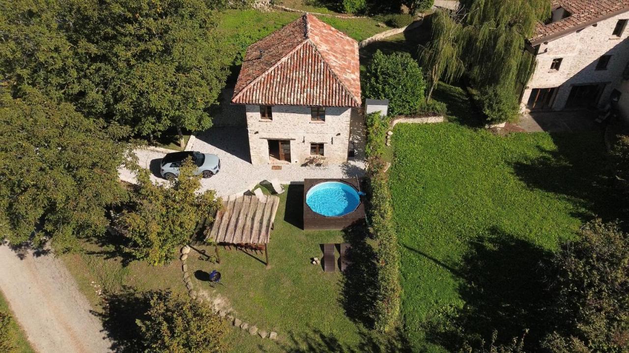 Spacious Langhe Vacation Family House With Large Garden - Nocciolina - Chambres d'hôtes Bossolasco