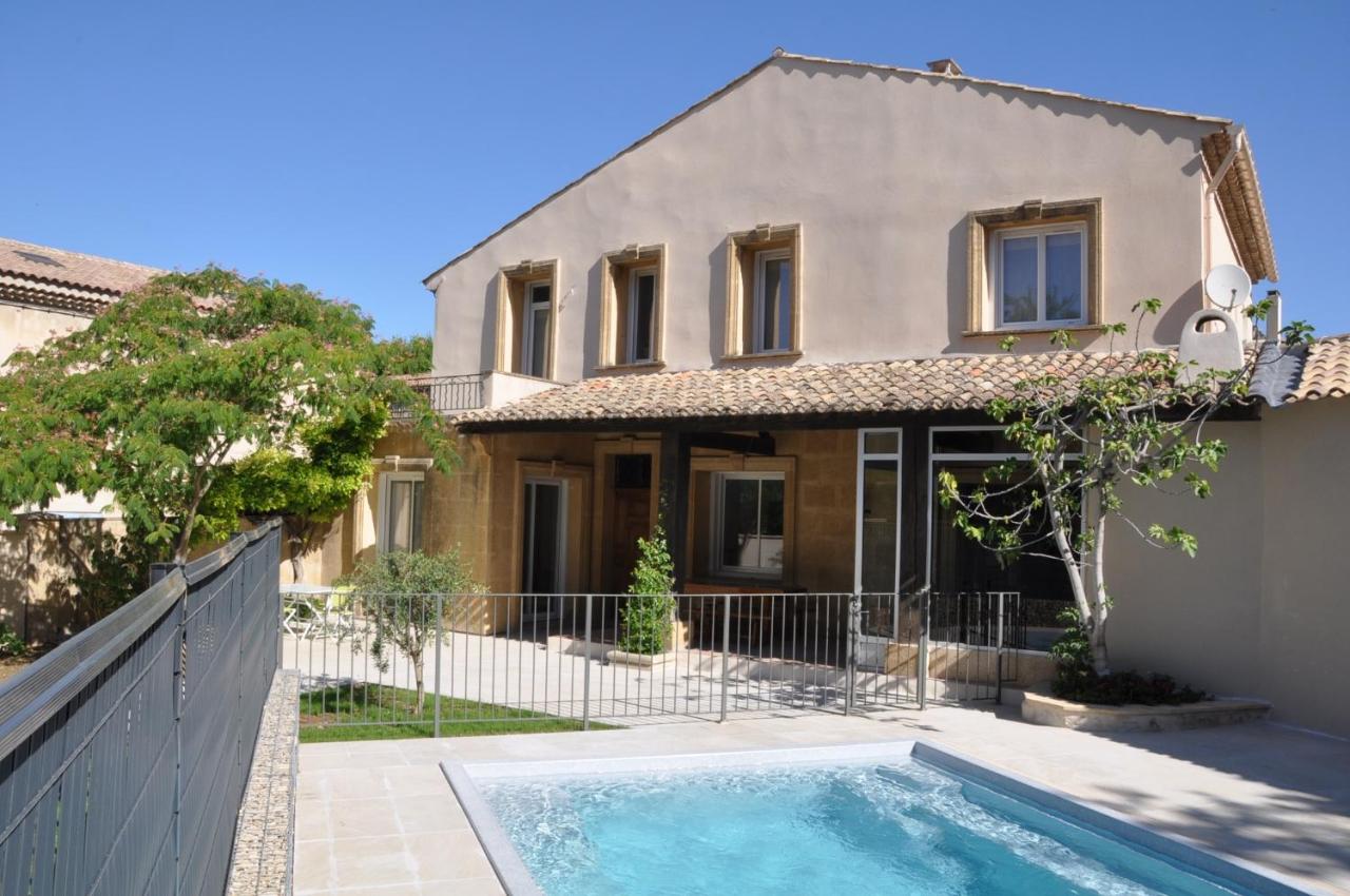 Maison de caractère au coeur de la Provence - B&B