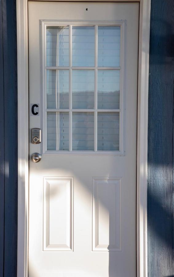 Waterfront Walk Out with Private Terrace - B&B Groton