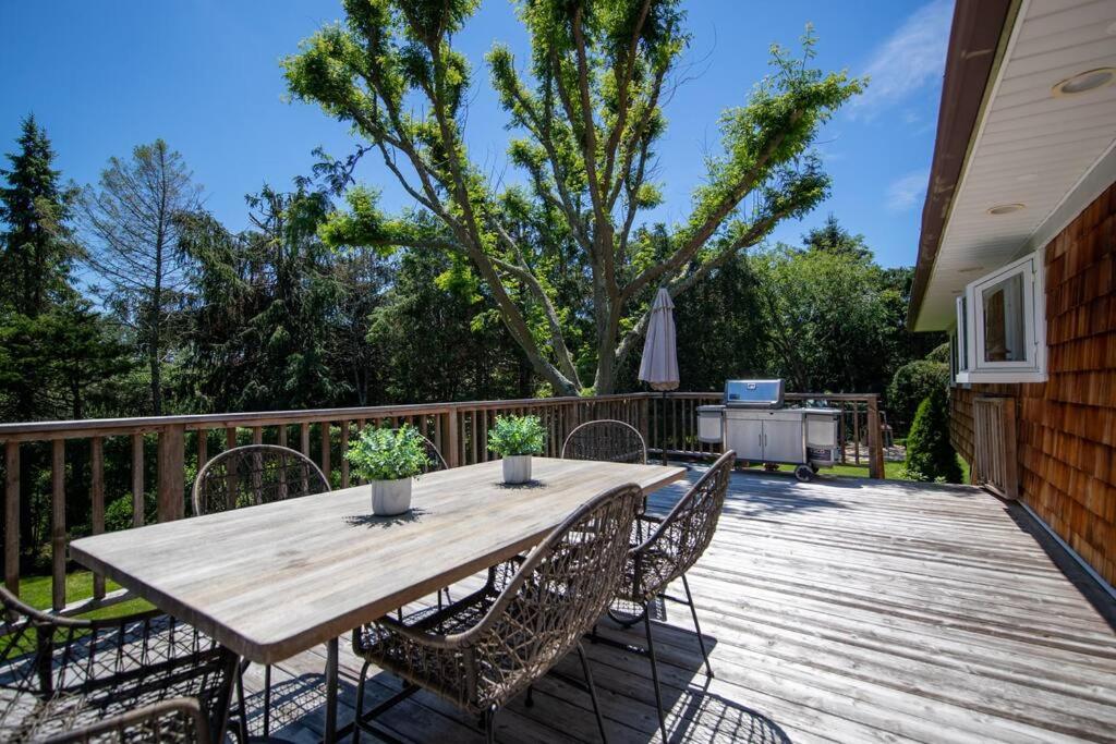 4 Bed 2 Bath - Salt Water Pool Close & Beaches - B&B Southampton