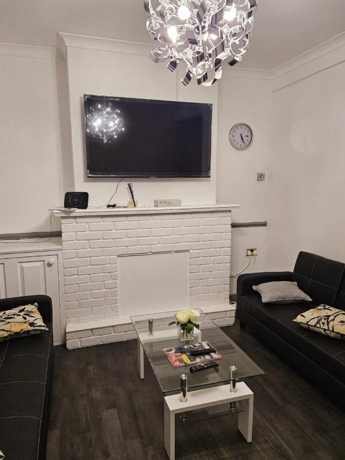 B&B Edmonton - Edmonton, London Professional let - Bed and Breakfast Edmonton