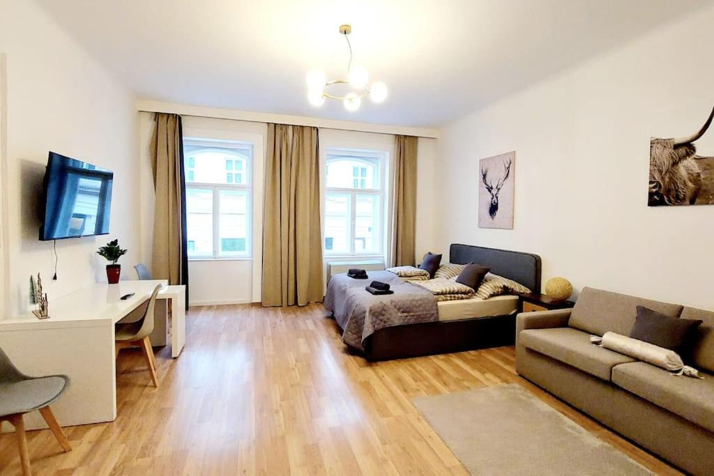 B&B Vienna - Central & Spacious 3 Bedroom Apartment - Bed and Breakfast Vienna