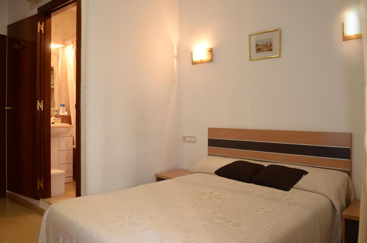  Small Double Room with Private Bathroom and Balcony (one double bed)
