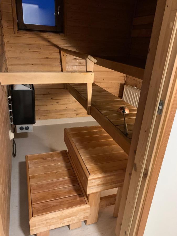 SUSIHUKKA & Punahilkka Apartments with sauna - B&B Rovaniemi