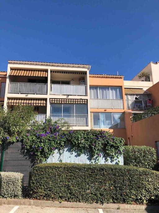 Magnifique Appart Ac Terrasse-Plage à Pied-Parking privé - Chambres d’hôtes Carqueiranne