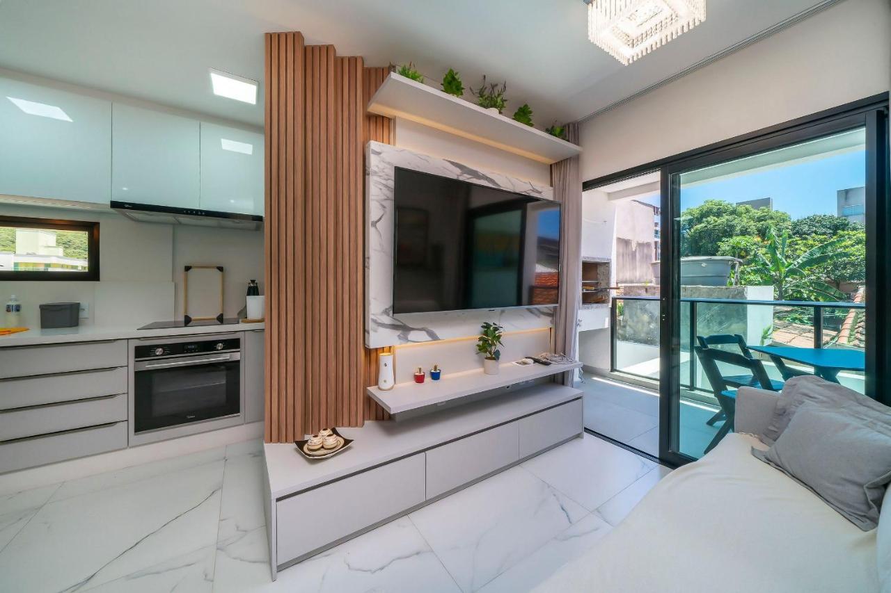 Monserrate 103 - Apartamento na praia de Bombas - Finamente mobiliado e decorado - B&B Bombinhas