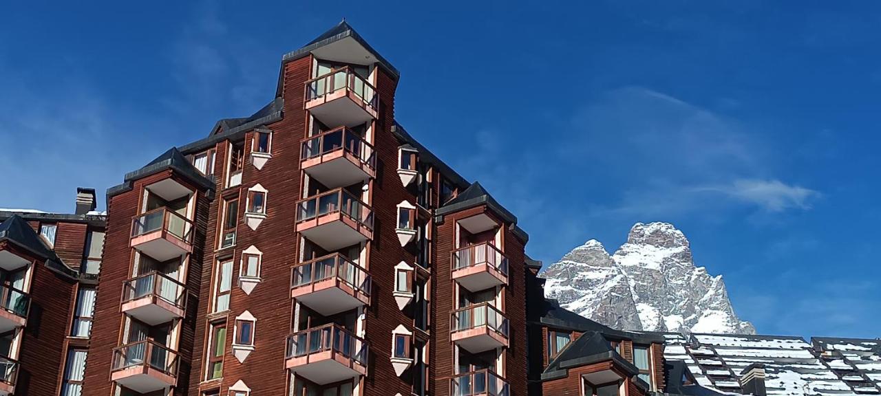 Giomein Sporting Red House - B&B Breuil-Cervinia