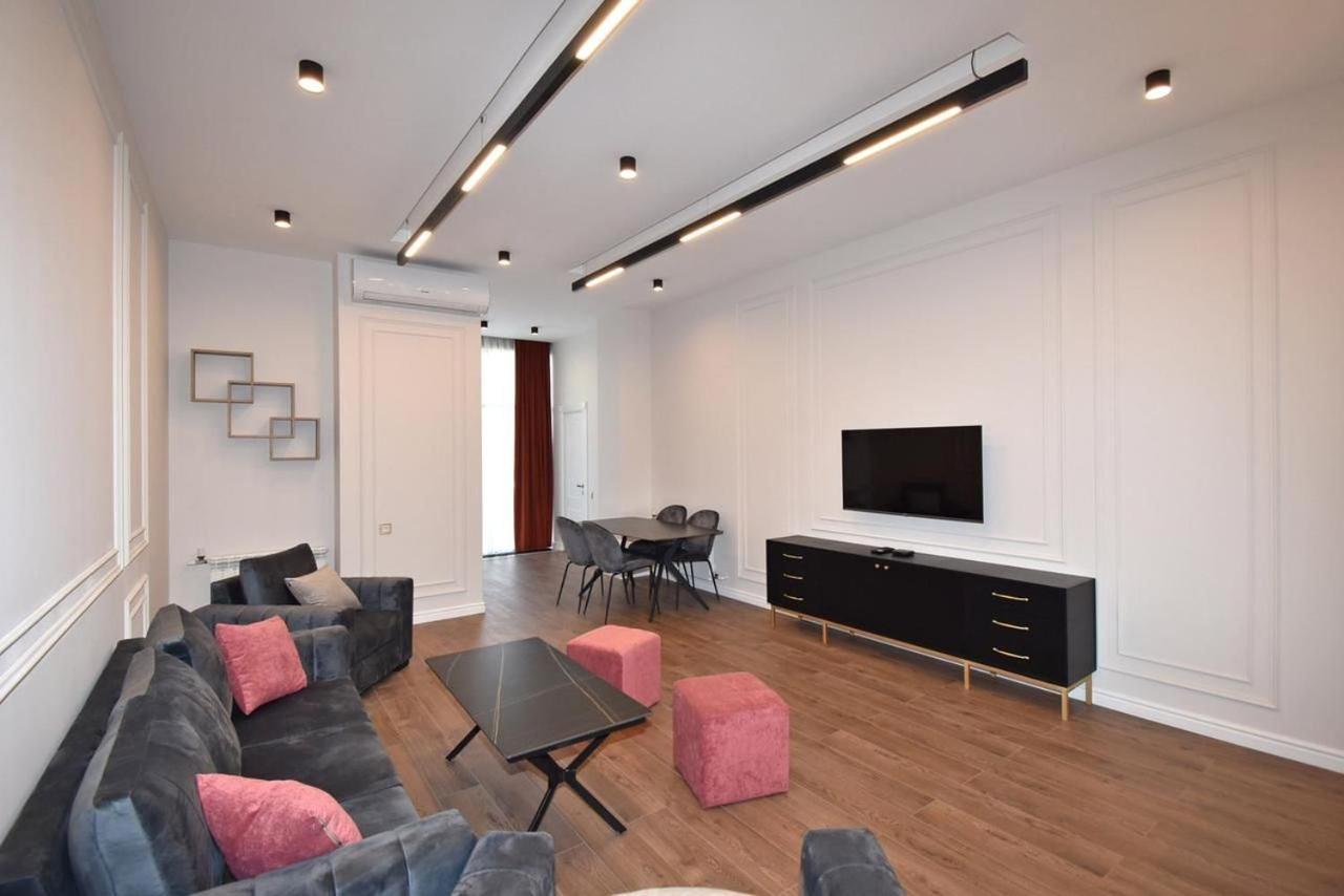 Deluxe 2 Bedroom, 2Bathroom Apartment in the Middle of City Center, New Building - Bed and Breakfast Jerevan