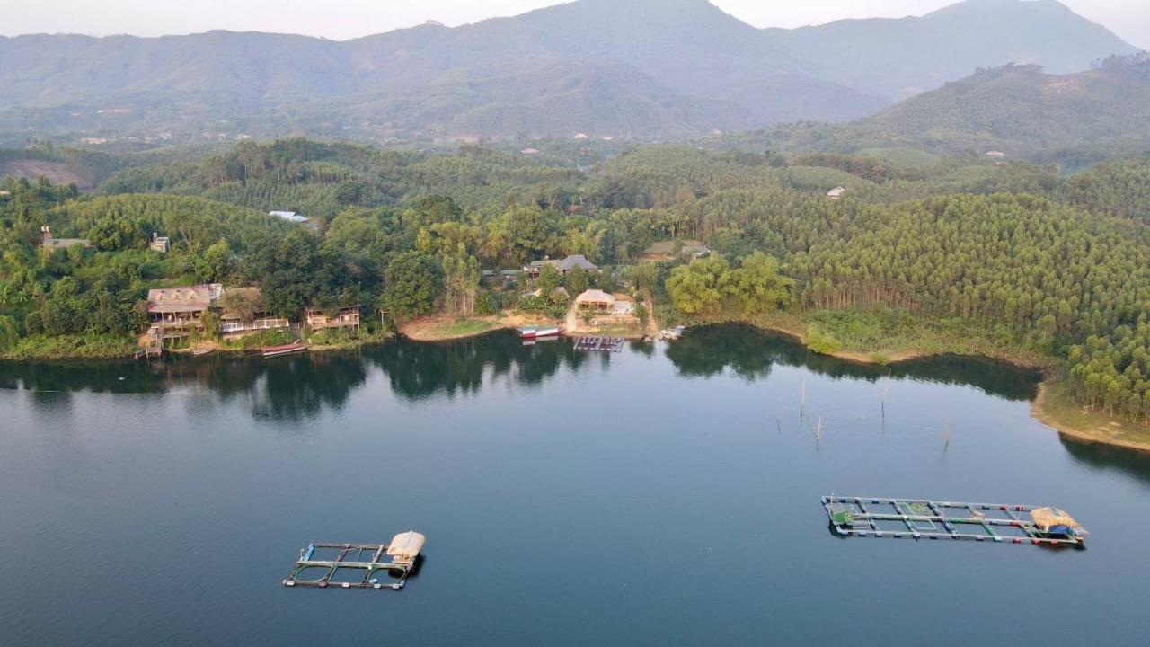 Vụ Tịch Lakeview Homestay - B&B Thị Trấn Yên Bình