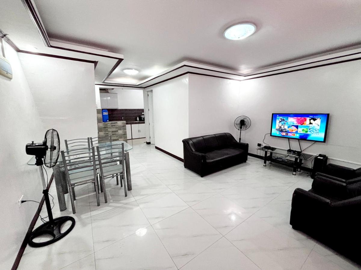 B&B Calapan - Calapan Transient House 3-BedRoom near MALLS L26 - Bed and Breakfast Calapan